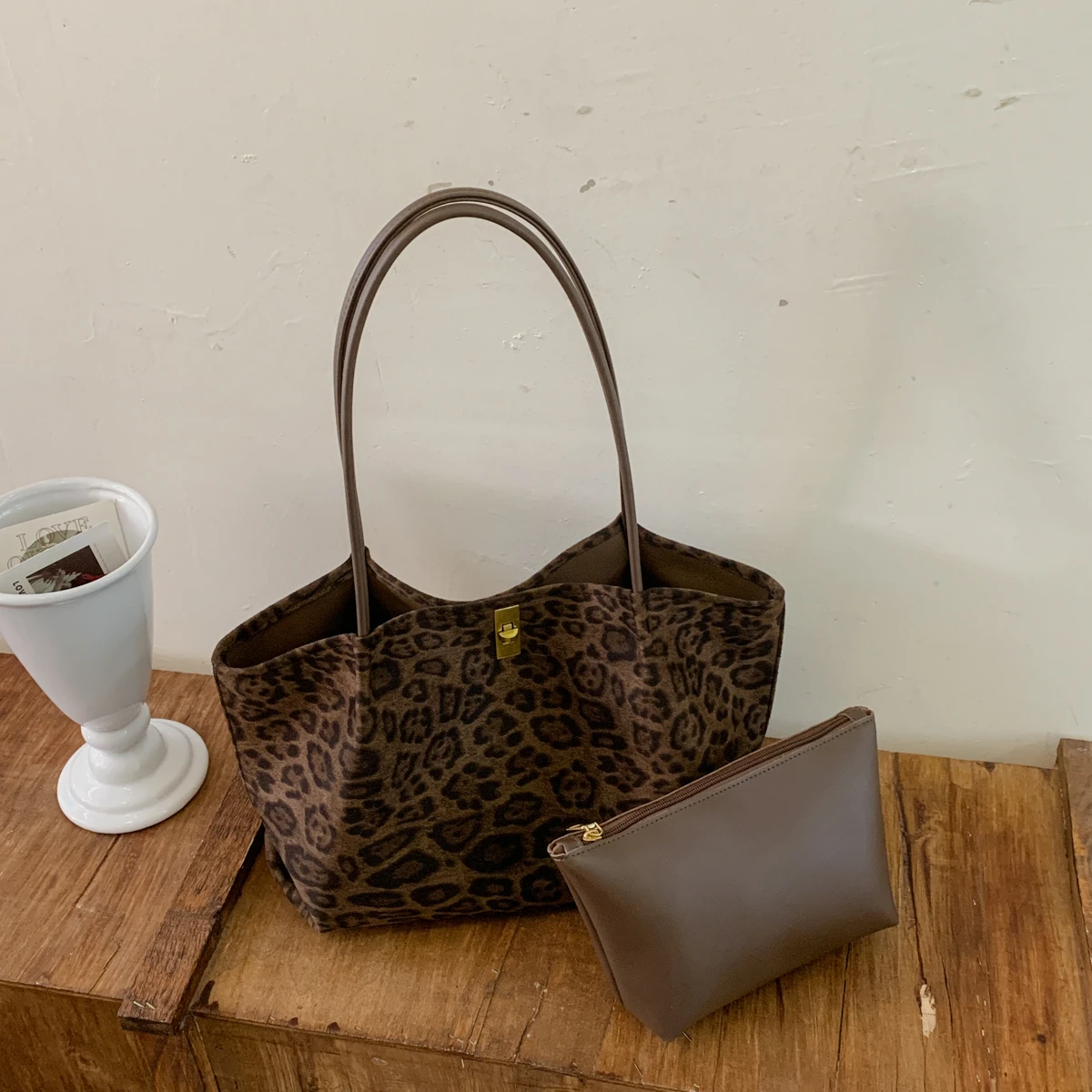 Luxury Bags Tote - กระเป๋าโท้ทหนังกลับลายเสือดาวสไตล์เรโทรสำหรับผู้หญิง กระเป๋าสะพายไหล่ขนาดใหญ่หรูหรา เหมาะสำหรับใช้ในชีวิตประจำวัน ทำงาน และเดินทางในฤดูใบไม้ร่วงและฤดูหนาว