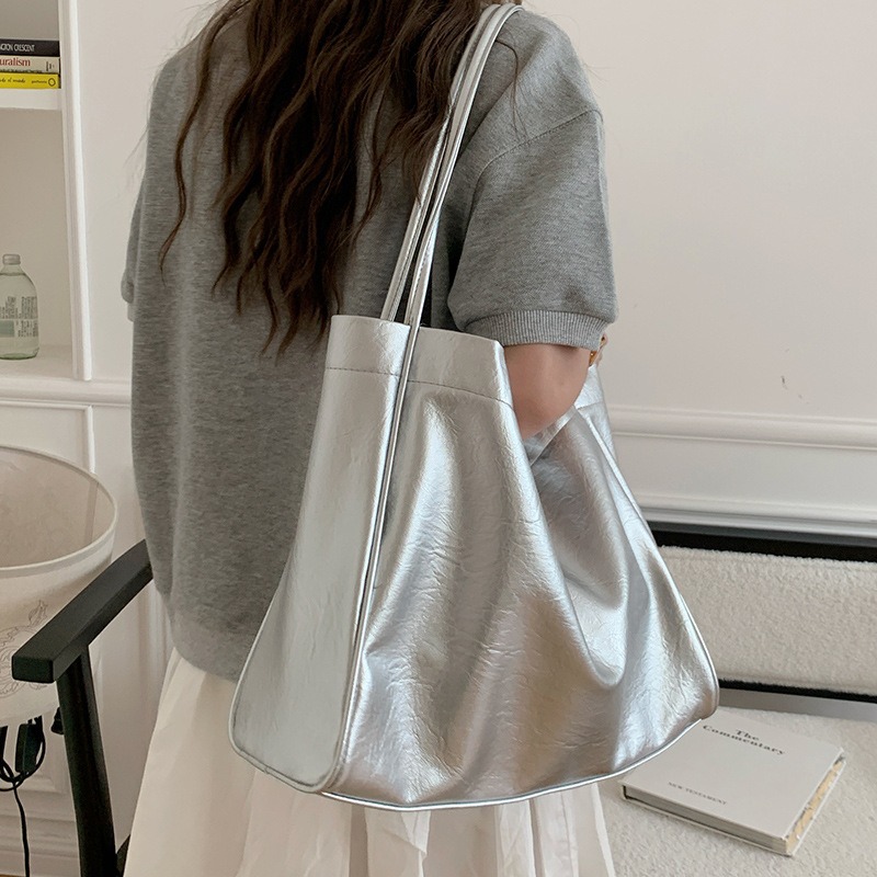 กระเป๋าโท้ทขนาดใหญ่สไตล์ลำลองส - Luxury Bags Tote บทวิจารณ์และราคา