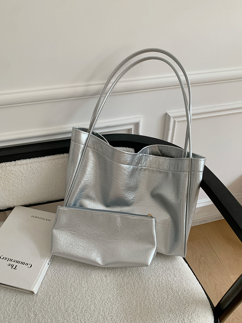 กระเป๋าโท้ทขนาดใหญ่สไตล์ลำลองส - Luxury Bags Tote บทวิจารณ์และราคา