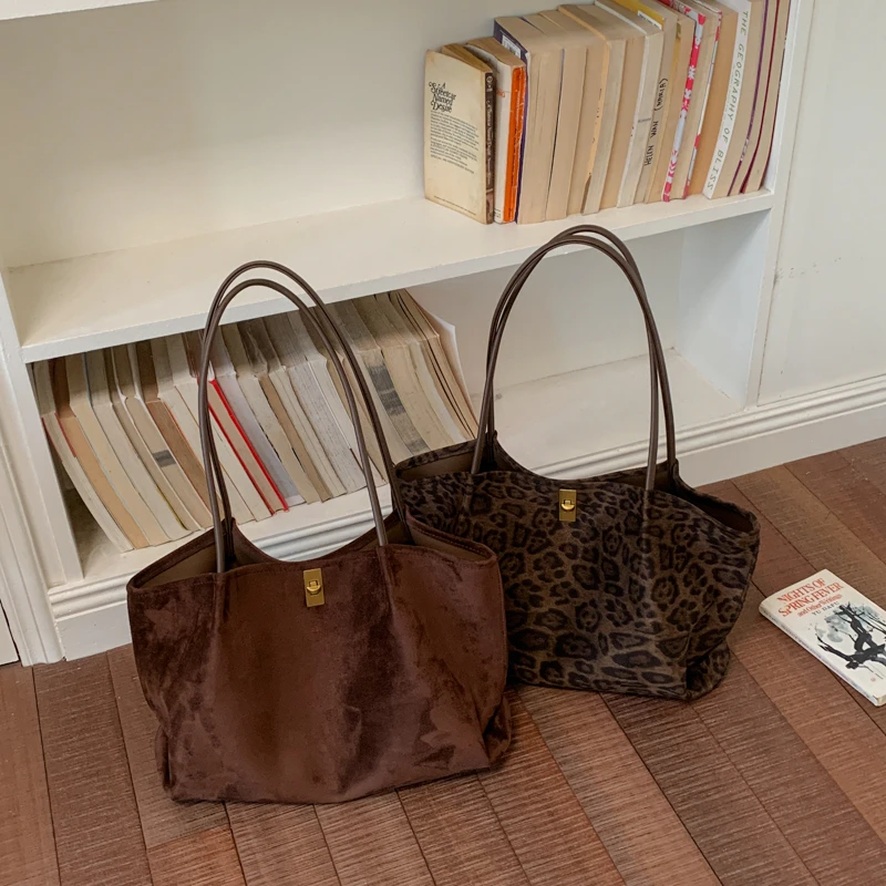 กระเป๋าโท้ทหนังกลับลายเสือดาวส - Luxury Bags Tote บทวิจารณ์และราคา